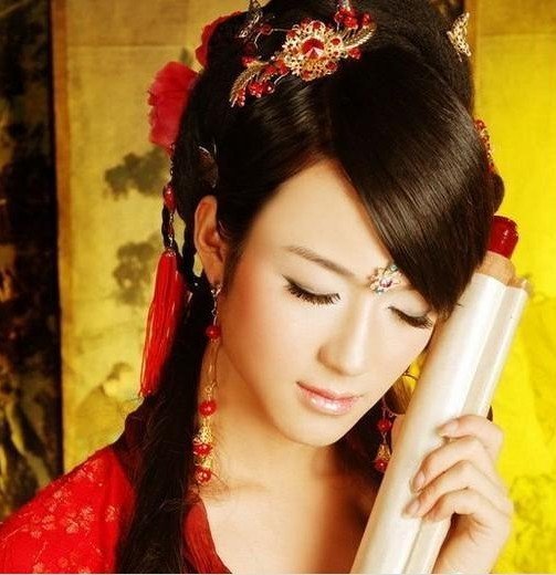 这世界要疯！女玩家欲组建伪男团PK伪娘团